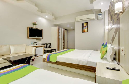 Karol Bagh Hotel | Treebo Rockwell Plaza