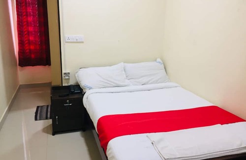 Onamthuruth Hotel | Brindavan Residency