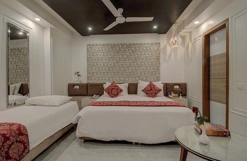 Safdarjung Enclave Hotel | Iris Park Hotel
