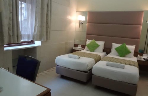 Wellington Pier Hotel | Regent Hotel