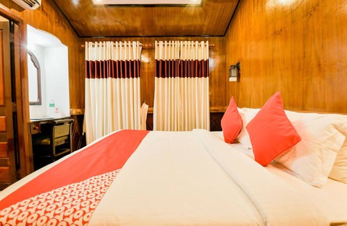 Ambalapuzha Boat Rental | OYO 13525 HouseBoat My Trip Deluxe 3 BHK Private