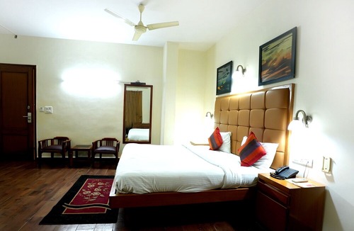 Hauz Khas Hotel | Hotel Oscar