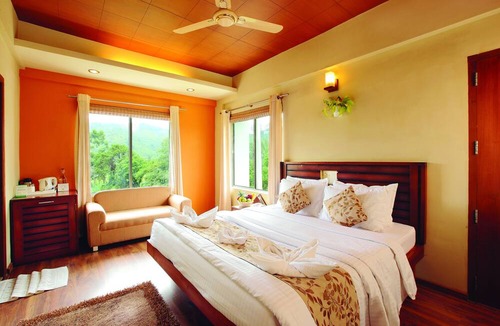 Moolakadai Hotel | Grand Plaza Munnar