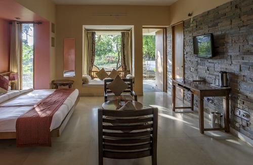 Village Hokra Hotel | Chitvan