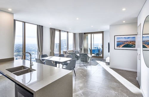 Parramatta Hotel | Meriton Suites George Street, Parramatta