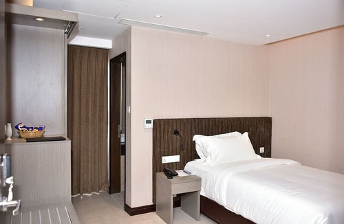 Chowgacha Hotel | Divine Center