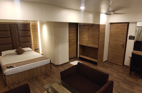 Sector 11 Hotel | Hotel Heritage Dakshin
