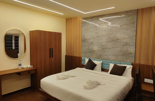 Chinnakanal Hotel | Holiday Heaven Munnar