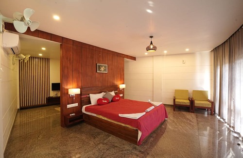 Thirunelly Hotel | Mayookham Resorts