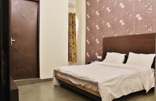 Neemrana Hotel | Adhunik Hotel Neemrana