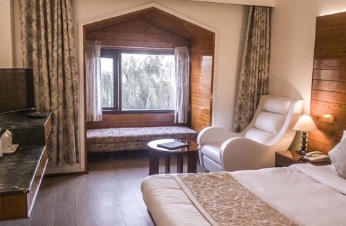 Baldeyan Hotel | Royal Jardin Whistling Pines Resort