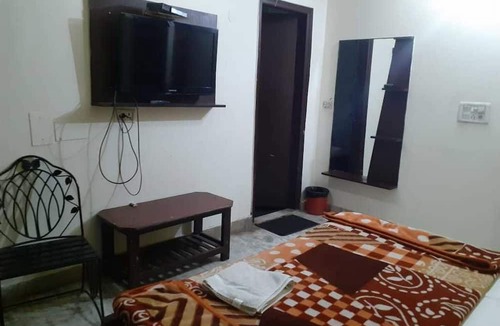 Karol Bagh Hotel | Pooja Palace