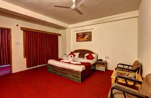 Aleo Bed & Breakfast | Hotel Monarch Residency