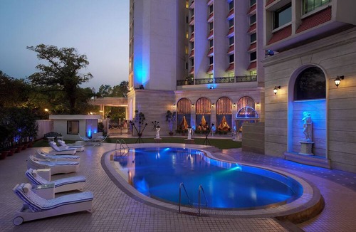 Connaught Place Hotel | Hotel The Royal Plaza