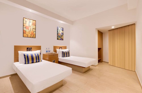 South Tukoganj Hotel | Lemon Tree Hotel, Indore