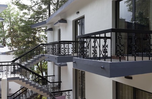 Chinnakanal Hotel | Sterling Munnar