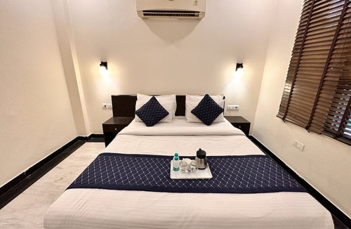 DLF Phase 3 House | Hollyhocks Residency
