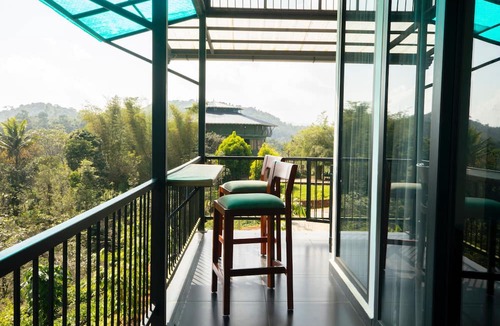 Thavinhal Hotel | Jungle Edge Resort