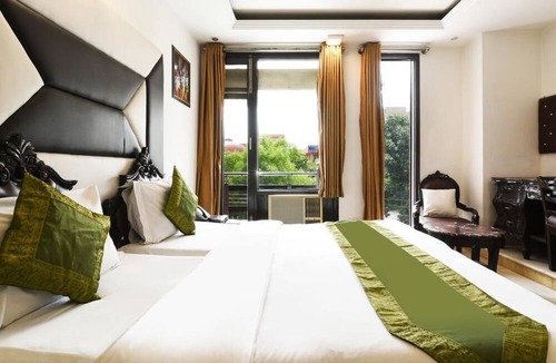 Safdarjung Enclave House | Hotel Baljeet Lodge