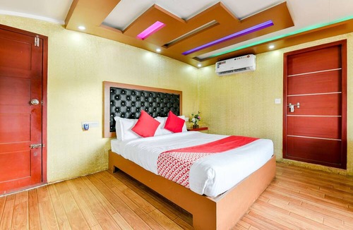 Ambalapuzha Hotel | OYO 23482 Sht Symphony Premium Sharing Houseboat