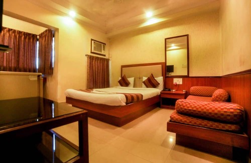 Bandra West Hotel | Hotel Lucky Near BKC