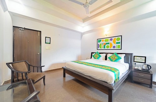 Gomti Nagar Hotel | Treebo Shivam Inn Near Singapore Mall