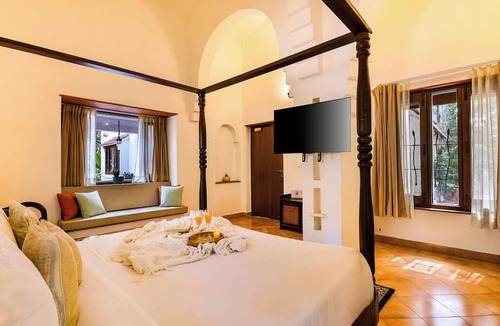 Faridabad Villa | ELIVAAS The Aravalli Reserve Lotus Villa