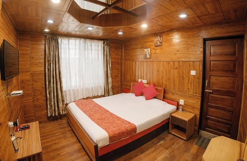 Darjeeling Hotel | Hotel Broadway Mall Road Darjeeling