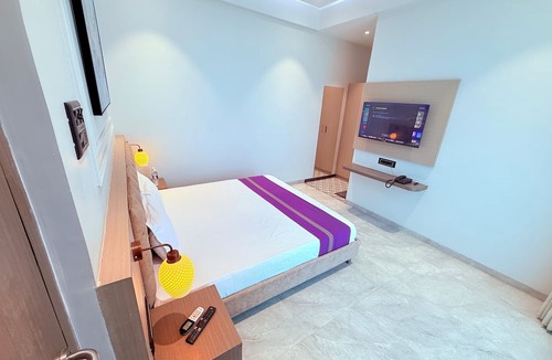 Khalapur Hotel | PURPLE LOTUS SUITES