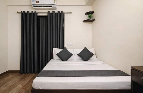 New Town Hotel | Hotel Shree