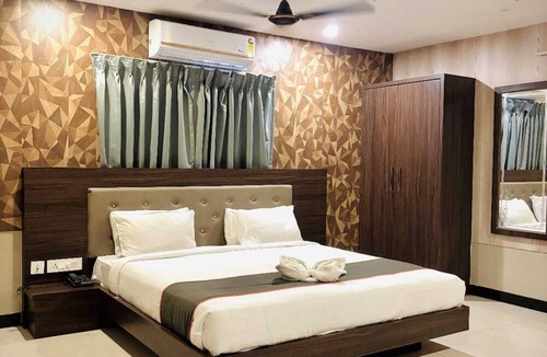 MVP Colony Hotel | Rosee Wood