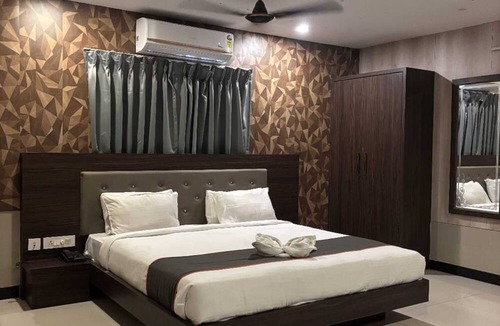 MVP Colony Hotel | Rosee Wood