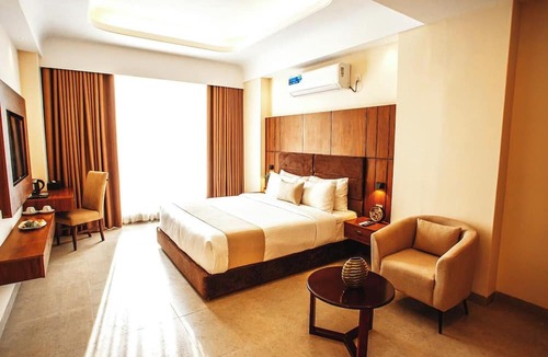 Uttara Hotel | The Royal Palace Uttara