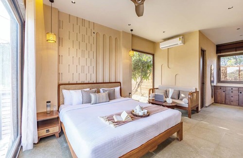 Udaipur District Villa | ELIVAAS Cows & Cuddles 4 BHK