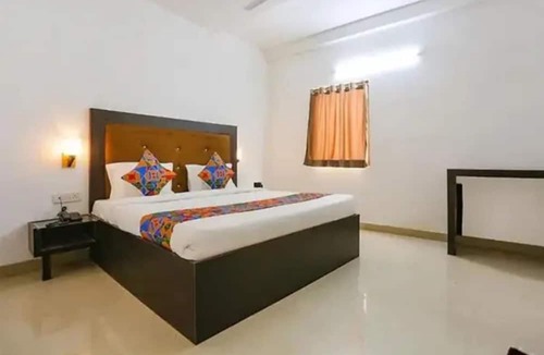 Sikandra Hotel | Fabhotel The Prasiddh