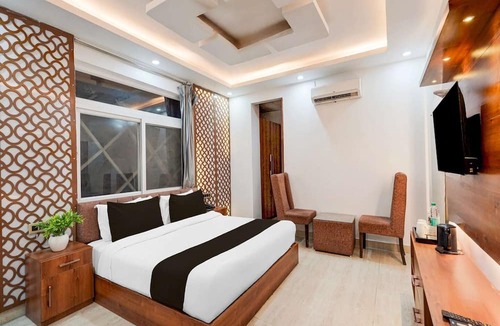 Dehradun House | Deluxe With Twin Bedrispana Pul Haridwar