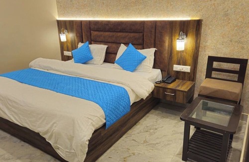 Mahmoorganj Hotel | Hotel Cherry Blossom