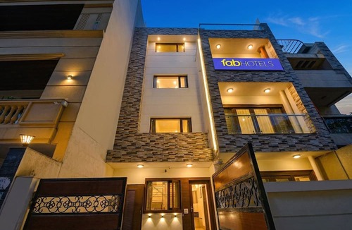 DLF City Hotel | Fabhotel Le Regent