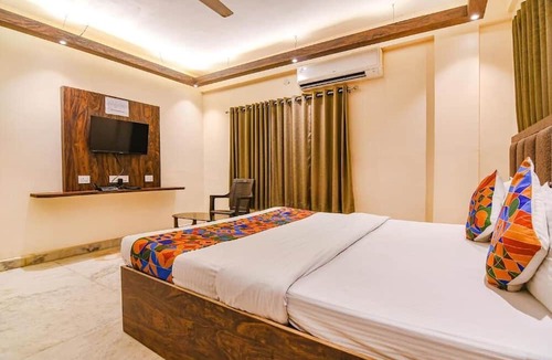 Kalighat Hotel | The Golden Orchid