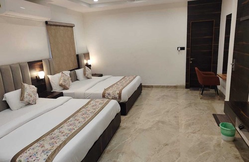Vrindavan Hotel | SHRI GAURANAG PALACE