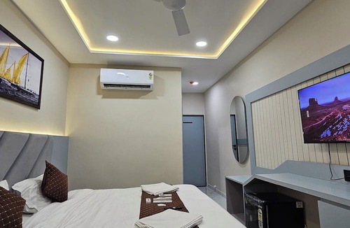 Sanand Hotel | Hotel Velvet Vista