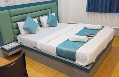 Surat Hotel | Hotel Radiyesan Gold