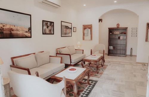 Vidhyadhar Nagar Hotel | Ramat Niwas by Kutani Stays