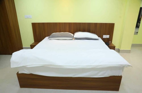 Kendrapara Hotel | Manab Palace