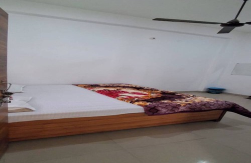 Kanpur Hotel | Hotel MeenakshI Palace Kanpur
