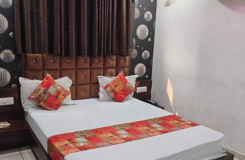 Vadodara Hotel | HOTEL LOTUS GOLD