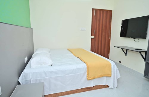 Palm Meadows Hotel | Aura 67 Homes