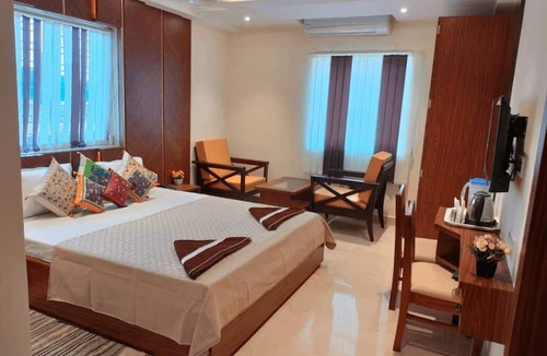 Krishnanagar Hotel | Eennra Maanikko