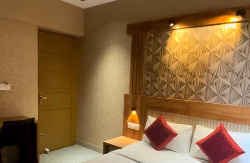Kakkanad Hotel | Celestial Heights