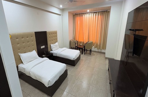 Govardhan Hotel | Hotel Girraj Inn